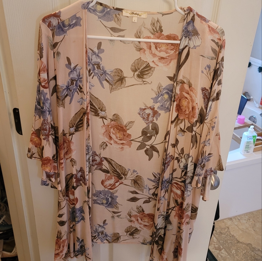 Kimono -Blush floral print Size L (Fits XL)